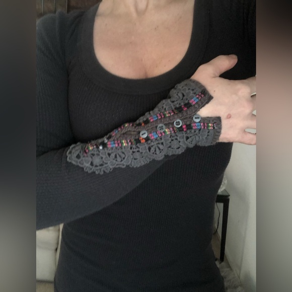 Free People RARE Black Fiesta Cuff Thermal Top XS - Picture 4 of 14